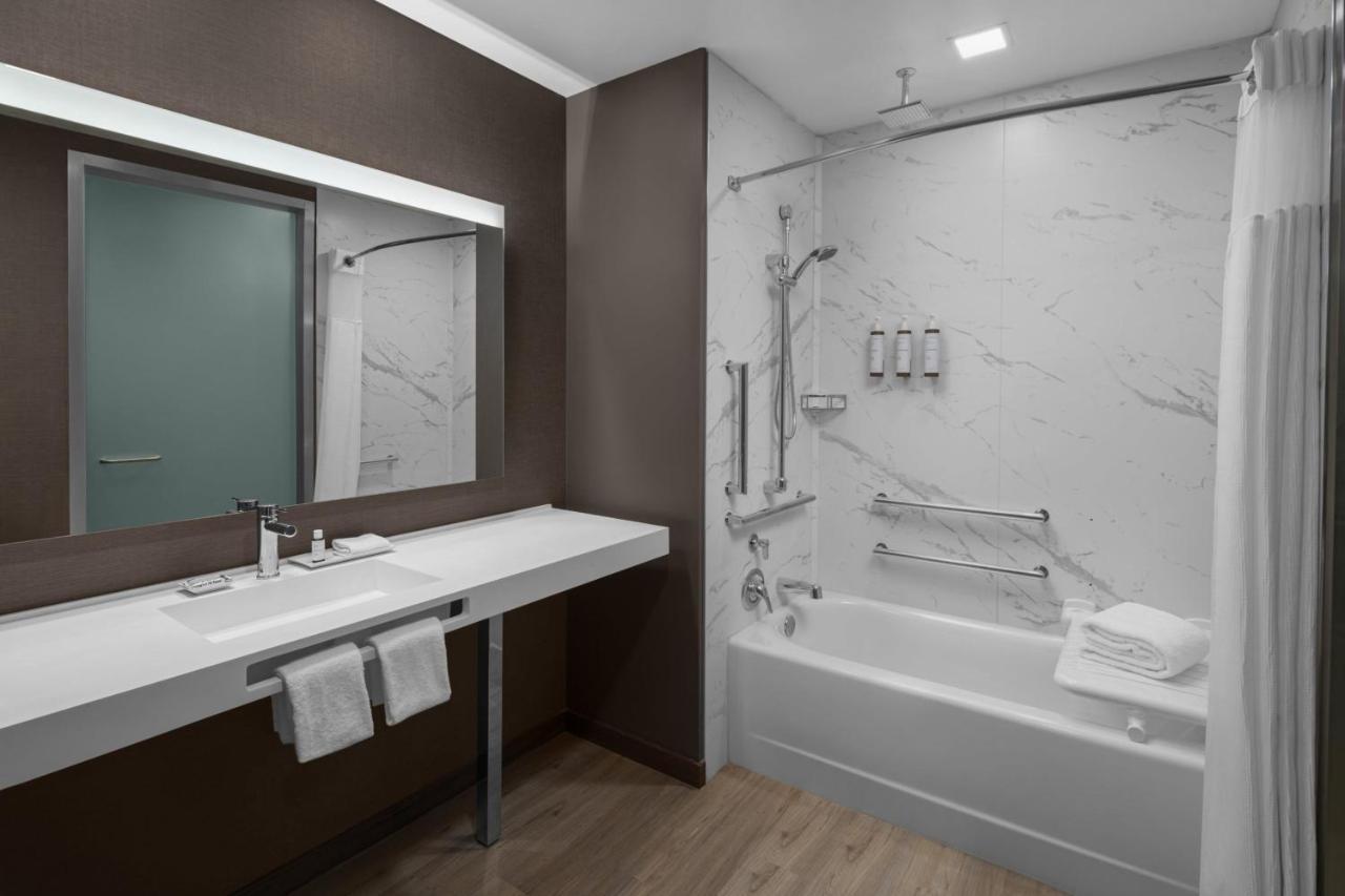 Ac Hotel By Marriott Charlotte Ballantyne Bagian luar foto