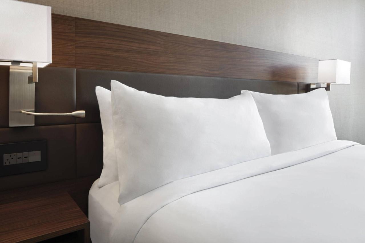 Ac Hotel By Marriott Charlotte Ballantyne Bagian luar foto
